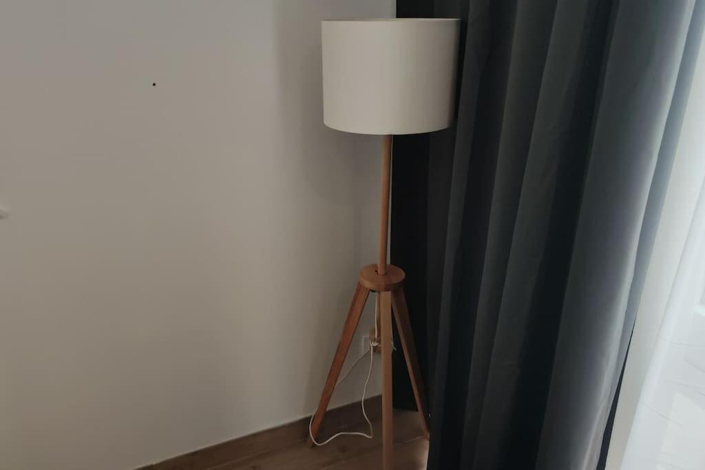 Entero Junto A Cuatro Caminos Con Licencia Del Ayto De Apartamento Madrid