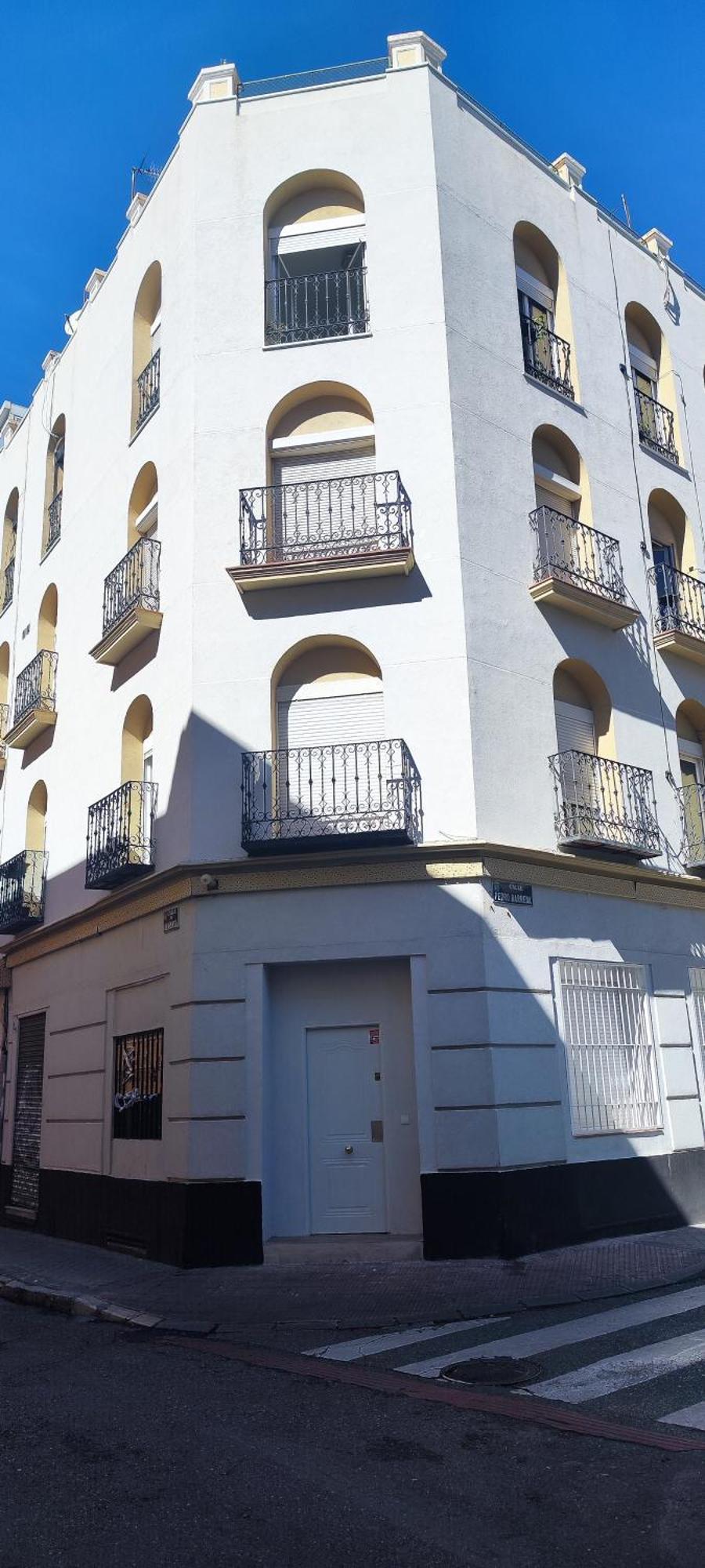 Entero Junto A Cuatro Caminos Con Licencia Del Ayto De Apartamento